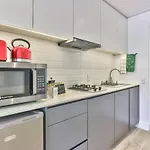 319 Albert