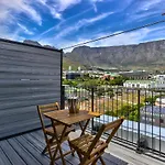 Loft Style Apartment In Of The Heart Of East City. Views&Balcony