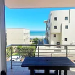 Spacious 3Bed 2Bath Beachfront Apartment