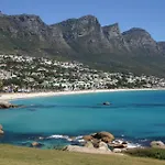 Spacious 3 Bedroom Family Apartment In Cape Town