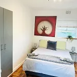 Artistic Elegance Apartment With Mountain Views