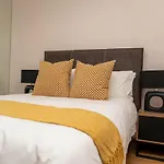 Hip Hop Villa By Legae Lux Suites