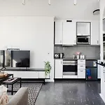 Flamingo 801 - Top Floor Sea Point Apartment With Daily Housekeeping