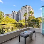 Mayfair Luxury 212