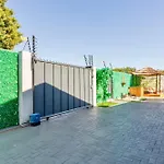 Caline Vip Luxury Jacuzzi &, Swimming Pool Mews
