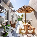 Caline Vip Luxury Jacuzzi &, Swimming Pool Mews