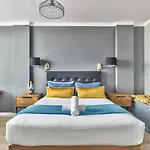 Stunning Studio In Kloof For Romantic Getaway!