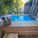 Hot Tub Getaway Just Minutes From Blouberg Beach