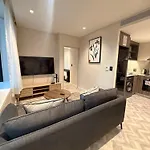 1Bed Apartment In Foreshore Place City Views 1202