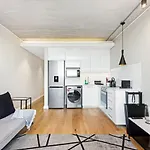 Luxury, Modern Apartment With Rooftop Pool