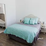 Modern Apartment, Centrally Located In Sea Point