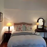 Lemon Lodge