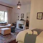 Lemon Lodge