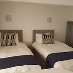 2 Bedroom Louise In Mutual Heights