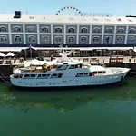 Jackie O - Classic Luxury Yacht & Boutique Hotel