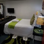 Unique Lodge