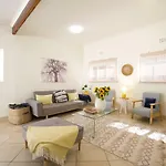 Giraffe Manor