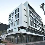 Immaculate Apartment In The Heart Of Cape Town