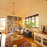 6 Chester Court