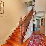 Hillcrest Manor