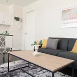 The Square - City Apartments