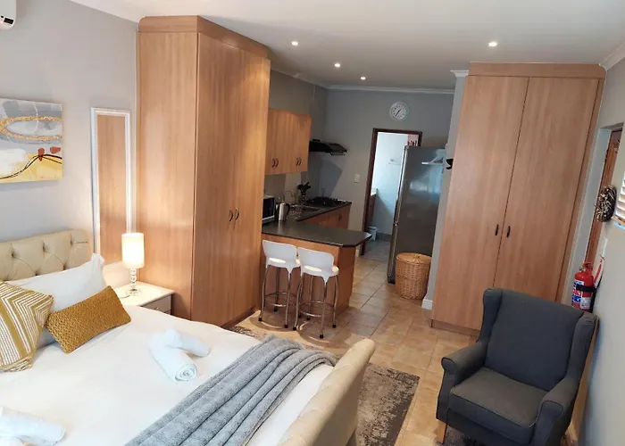 African Aviator - Graphite Luxury Self Catering Unit