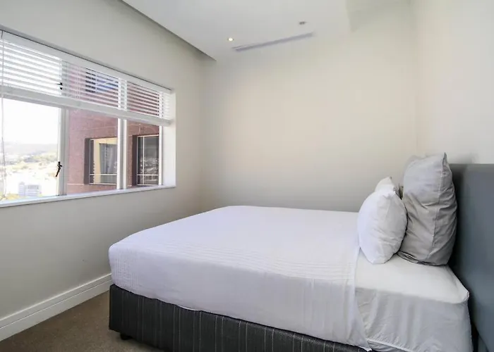2010 Pullman Lovely 2 Bedroom Apartment In The Cbd