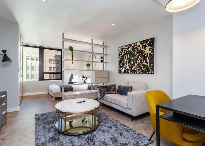 Stunning Studio In The Heart Of The Mother City