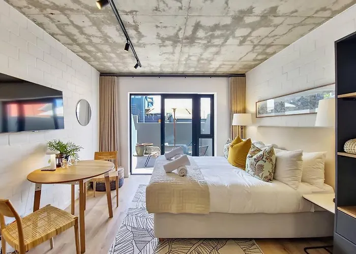 Sunny, Bright,Modern Heart Of Lions Head Slopes