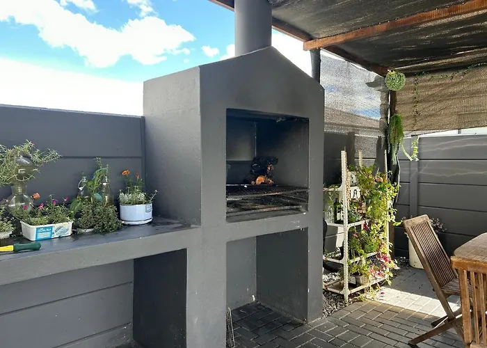 Cosy Family Home With Bbq Area And Stunning Patio