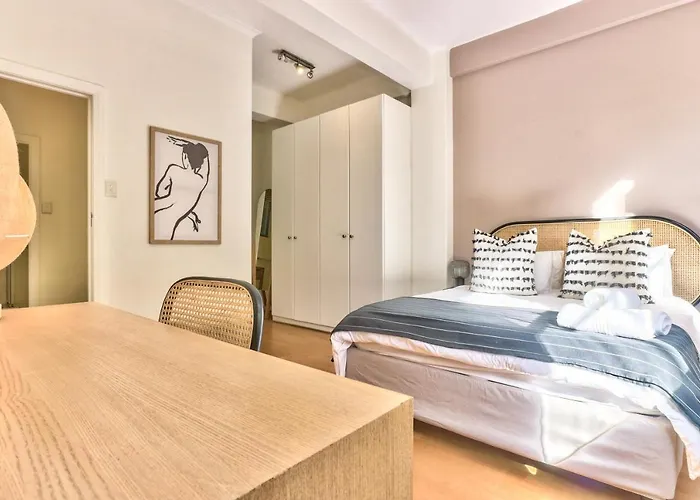 The Piazza 1 Bedroom Spacious Apartment With Study