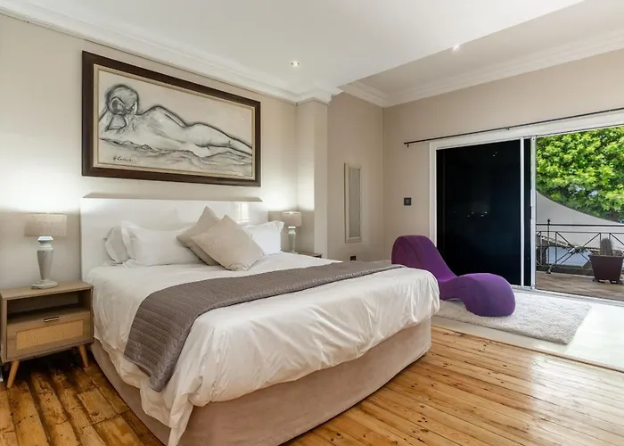 Something Special Villa In Glitzy Camps Bay