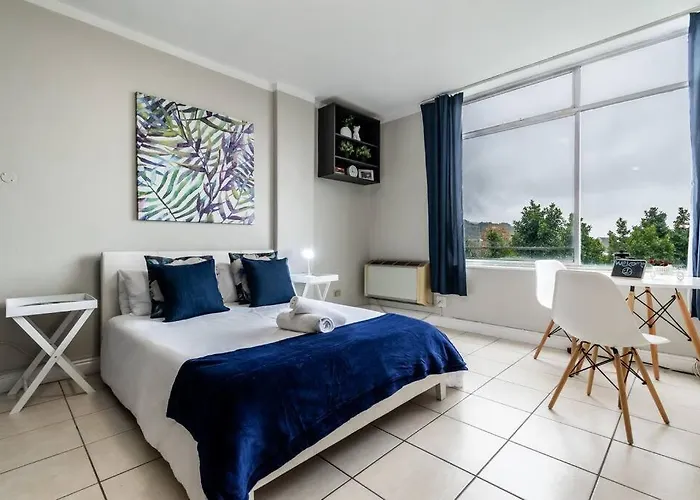 Kloof Street-Heart Of The City With Parking And Netflix