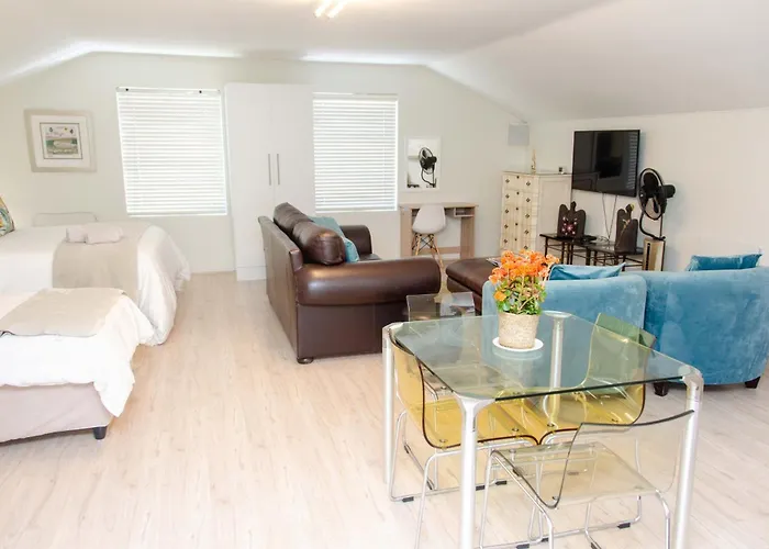 Art And Accommodation Guesthouse