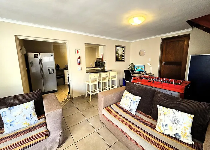 Walters Lane Deluxe Garden Apartment 3 - No Loadshedding