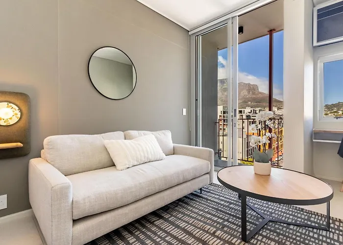 The Rose 703: Modern 7Th Floor City Apartment