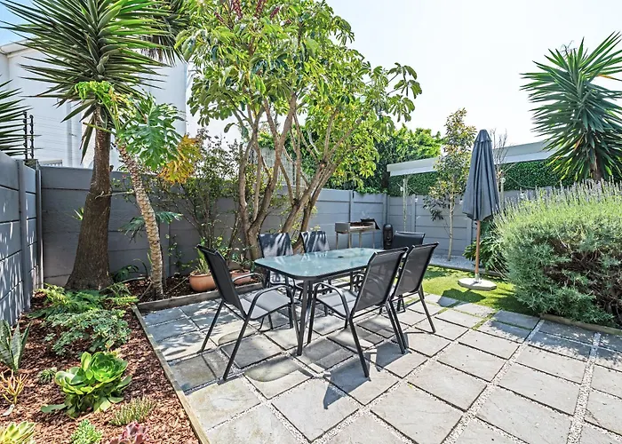 Cozy Beachfront Garden Unit, Blouberg
