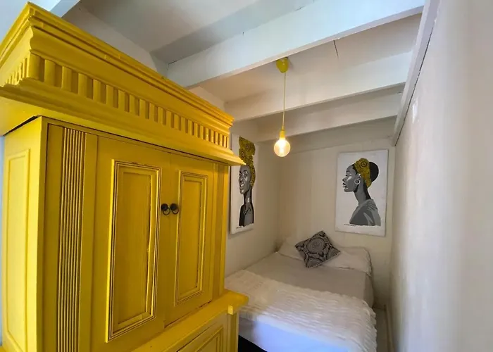 Cozy Retreat In Camps Bay U5 !