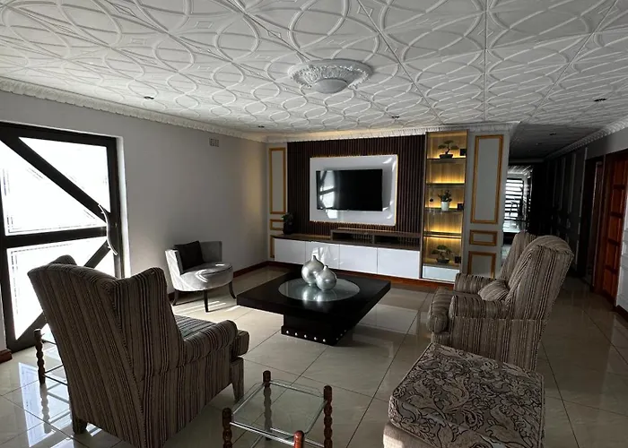 Luxurious 4 Bedroom Family Home