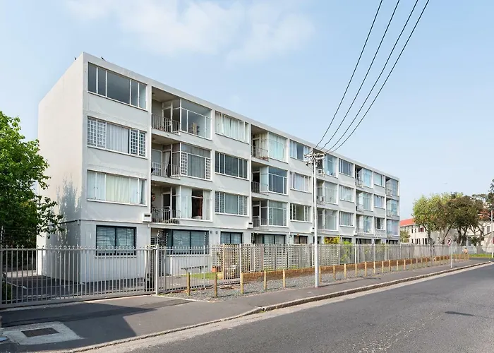 Devon Court Apartments