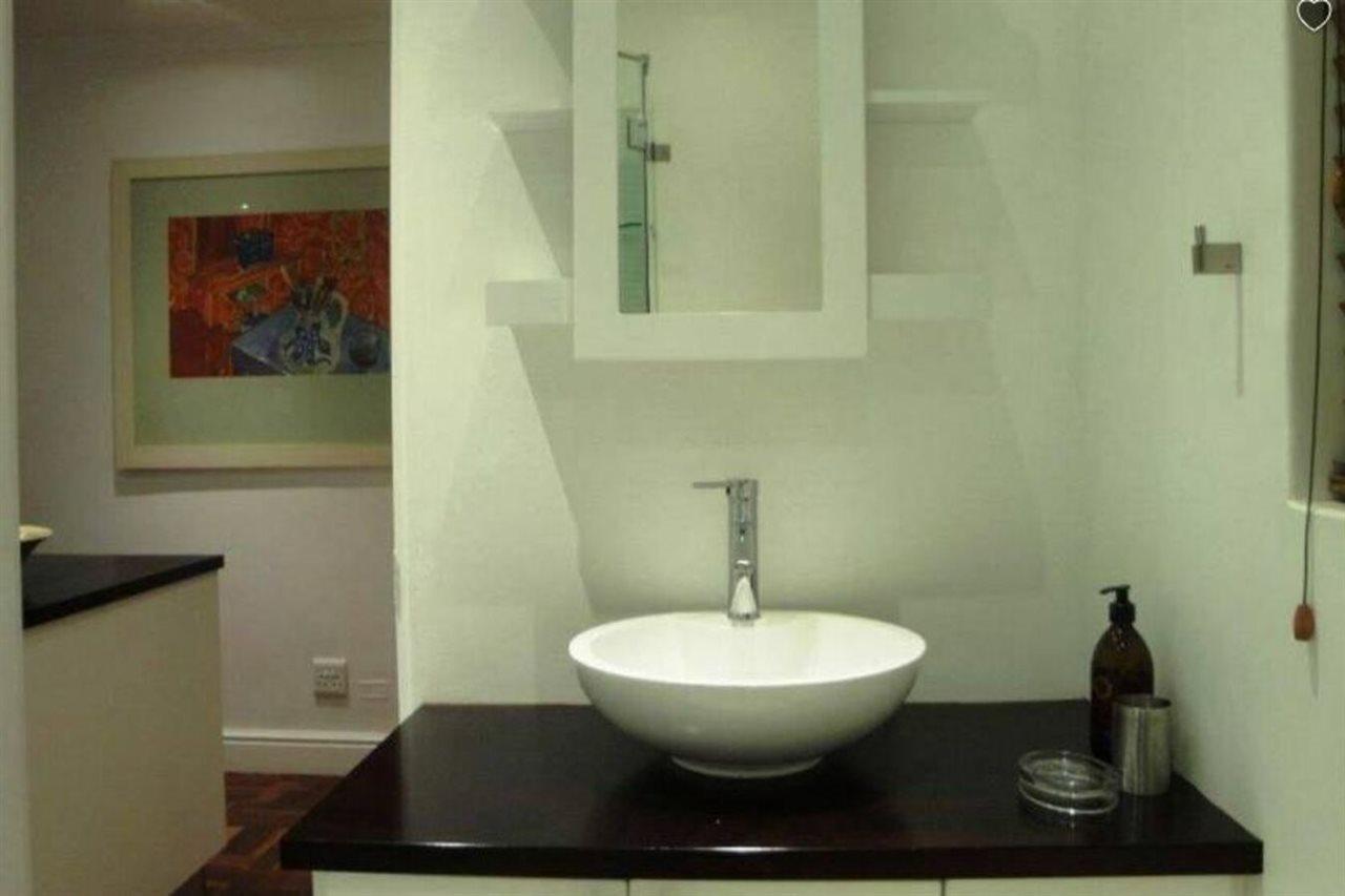 Connemara Court * Cape Town