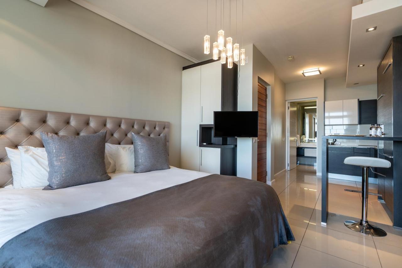 Crystal Towers 702 Luxury Apartment *