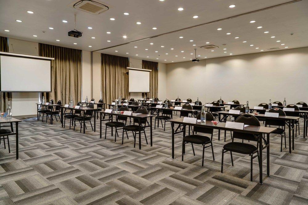 Garden Court Victoria Junction Hotel 4*