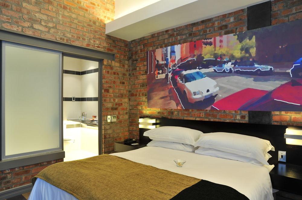 Garden Court Victoria Junction 4*