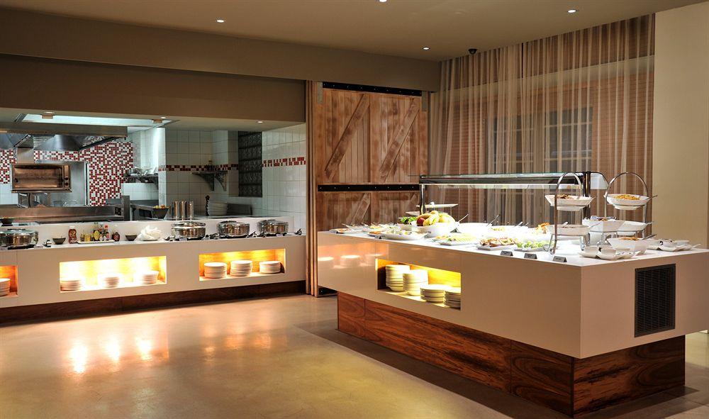 Hotel Garden Court Victoria Junction 4*