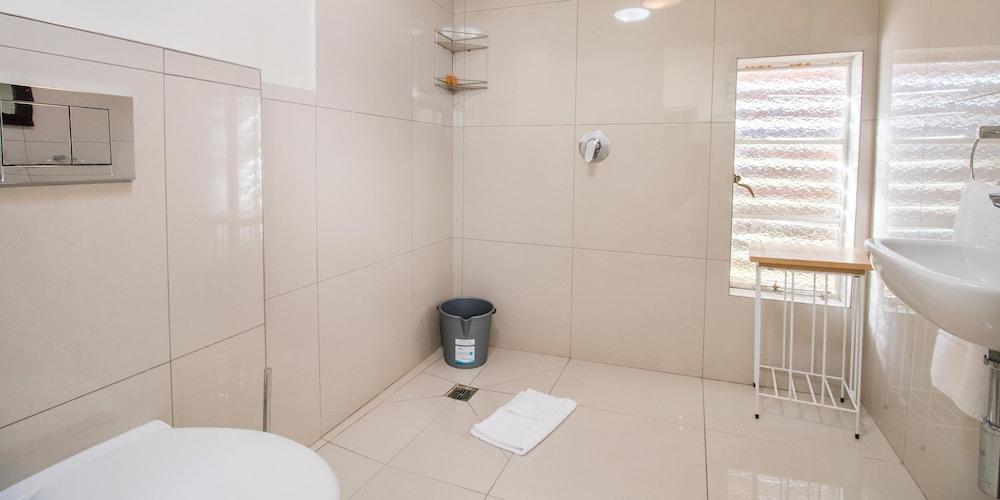 Camps Bay Village Apartment *