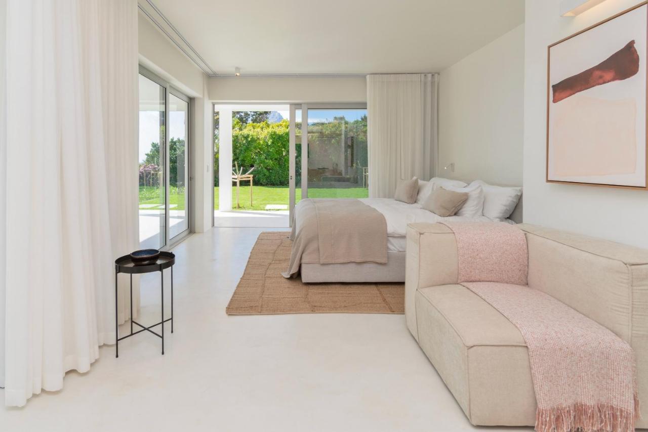 Hotel The Aven 4*