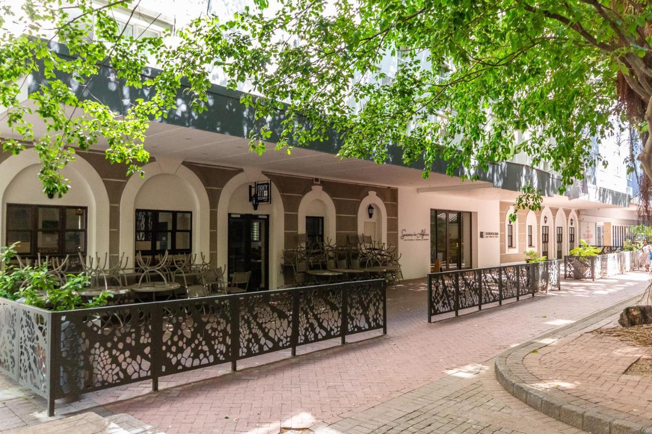Apartment Trendy In Thibault Square Centre *