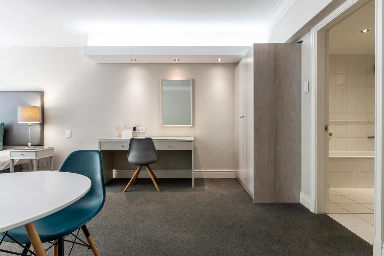 Trendy In Thibault Square Centre
