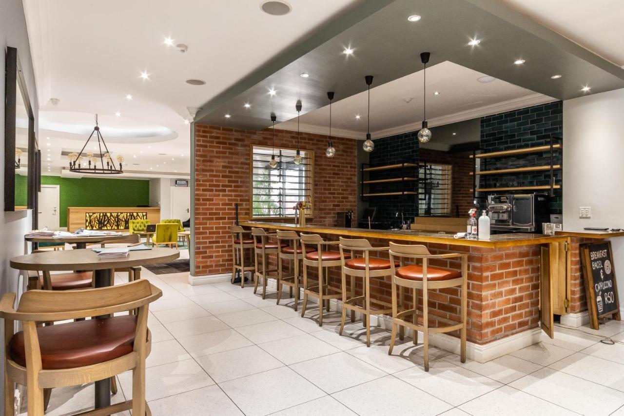 Apartment Trendy In Thibault Square Centre Cape Town